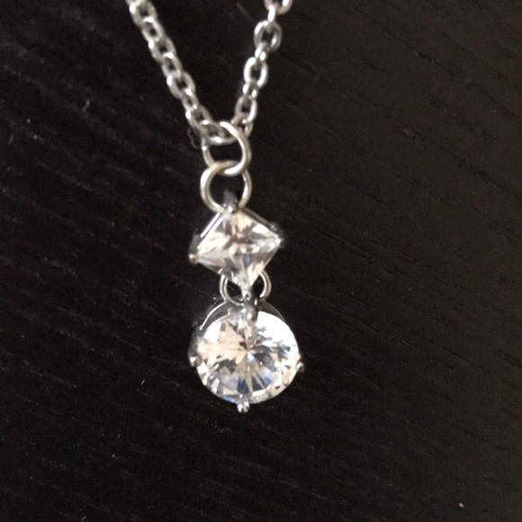 Charming Charlie’s necklace - Picture 2 of 5